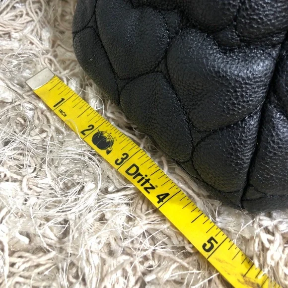 Betsy Johnson Oversized Roomy Quilted Heart Handbag Purse Crossbody Black Cream - Picture 15 of 15